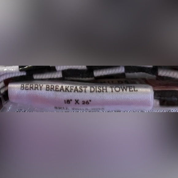 MacKenzie-Childs NWT, rare 100% cotton gorgeous Berry Breakfast dish towel - Picture 5 of 7